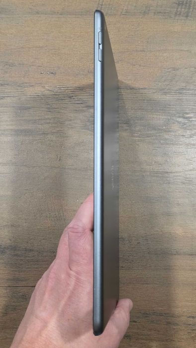 iPad generația 9 de 64 GB