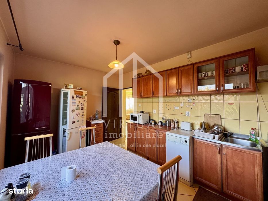 Casa individuala cu 6 camere, 500mp teren, priveliste spre munti
