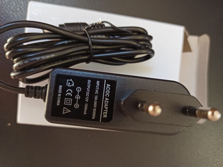 Продавам захранвания 12V