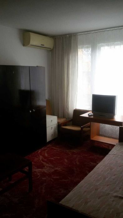 Дава се под наем Едностаен апартамент в Бургас, Славейков - 40 кв.м за 112.2 € - Снимка #1