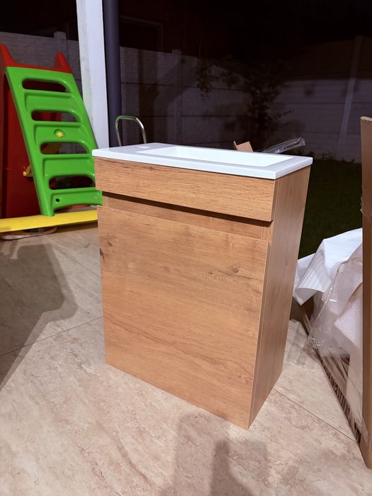 Set mobilier baie Kometmöbel 40 cm cu lavoar și mască, alb lucios, preasamblat