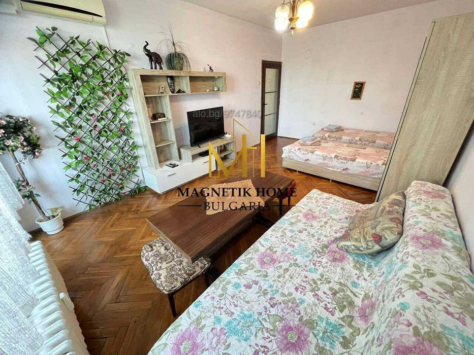 Приветлив тристаен апартамент с гледка море  до Флората в жк Лазур