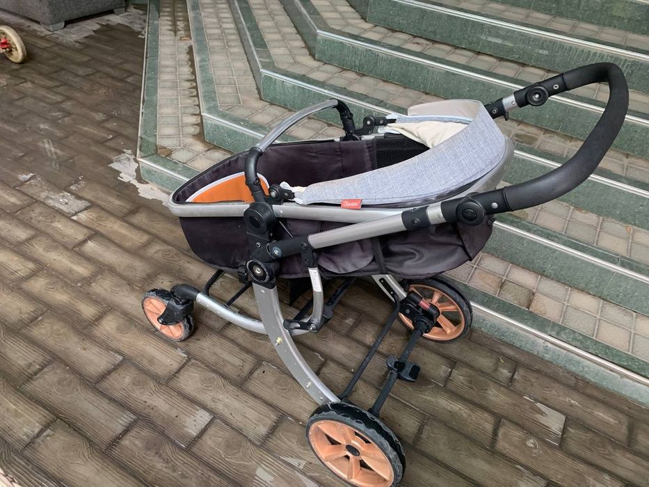 Детская коляска.