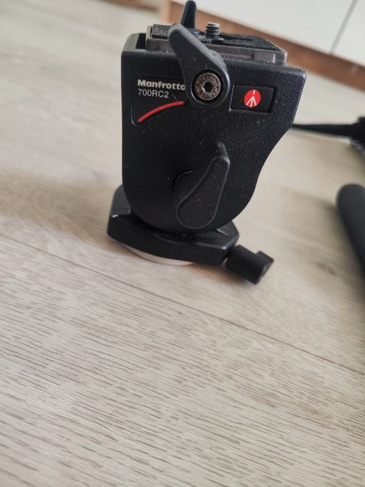 Голова Manfrotto 700 RC2 + Монопод + Чехол