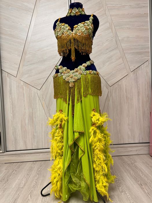 Продаются красивые арабские костюмы б/у. Фото больше в телеграмм.