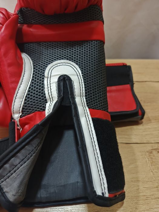 Перчатки для бокса