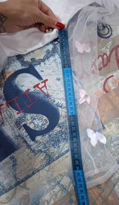 Официална рокля за момиче м/у 9 и 12 години размери има в снимките!