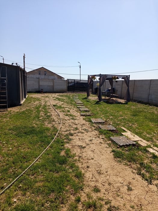 Vând  teren 450m ,langa A0-A1 cu utilitatile,gard  imprejmuit