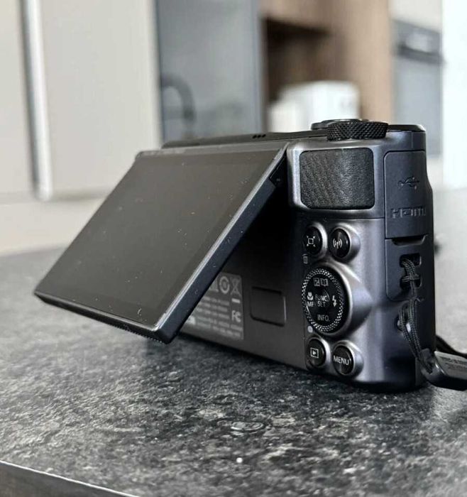 Canon PowerShot SX730 HS ултра компактен фотоапарат цифрова камер с 40x Оптичен Зум, Флип екран и състояние КАТО ЧИСТО НОВО