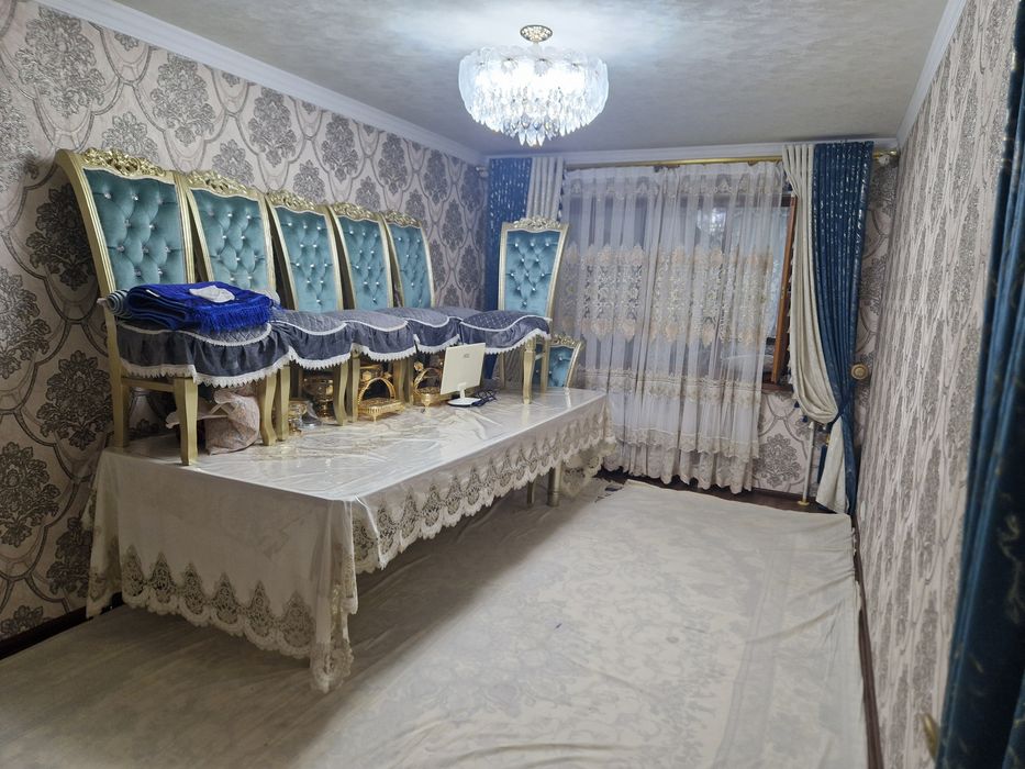 Сдается 3 х комнатная кварира в районе Октябрь