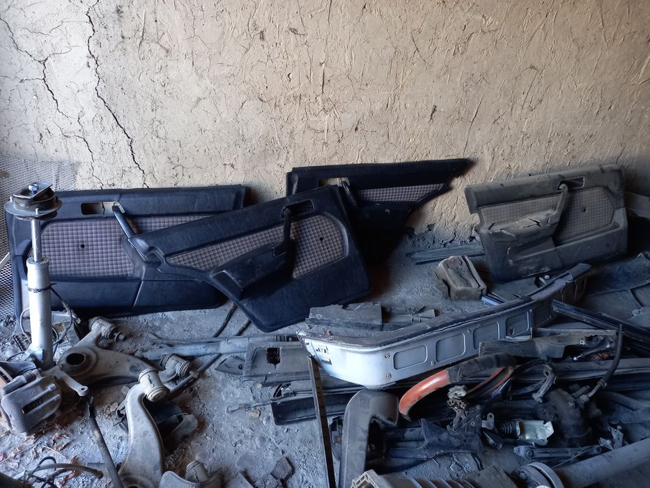 Мерс 190 разбор запчасть