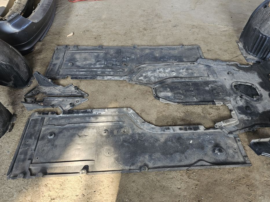 Кори под мотора подкалник подкалници бмв е60 е61 кора