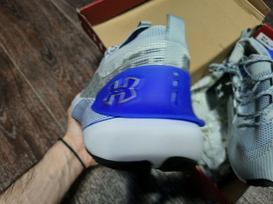 Кроссовки Under armour