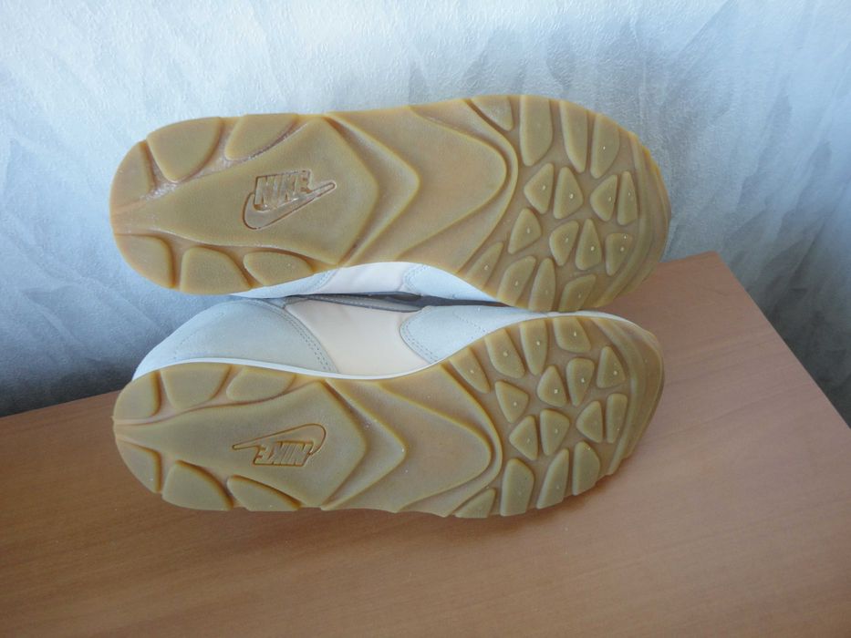 N39 Nike Outburst/дамски маратонки