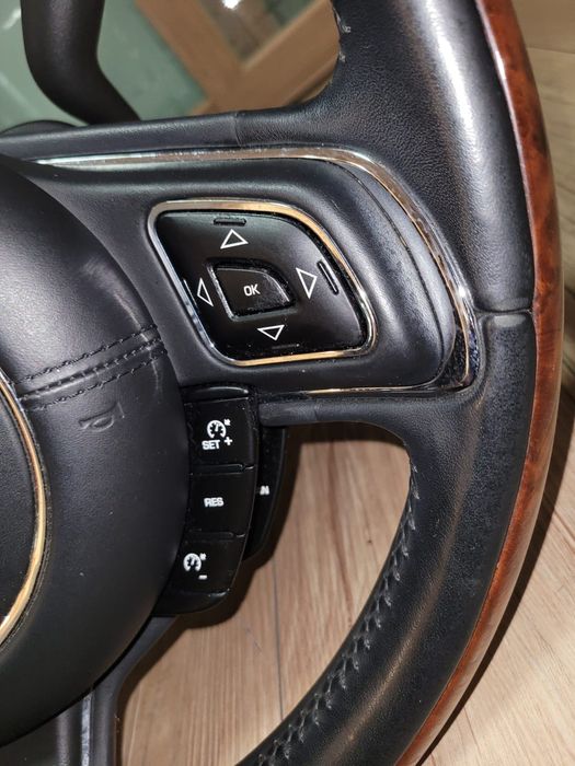 Продам руль от Jakuar xj 351