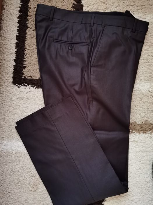 Италиански мъжки костюм на марката Берто Лучи