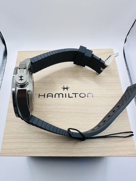 *Чисто Нов* Hamilton  Kahaki Navy Frogman Titanium