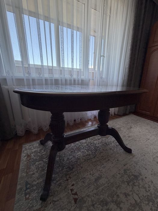 Продам срочно стол