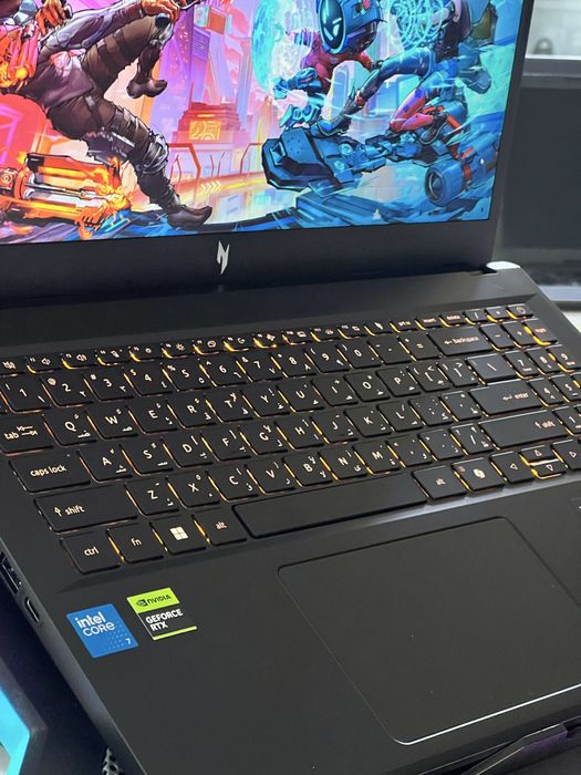 Acer Nitro V15 | RTX 4050 | 165Hz | Core 7 240H