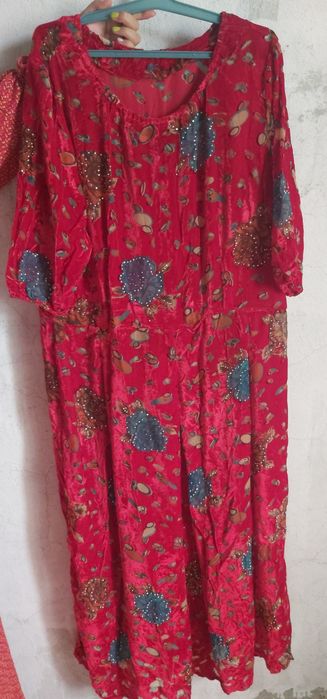 Продаётся платья и пальто