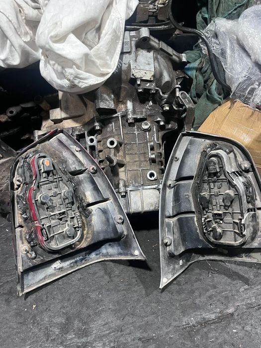 Задние фары Nissan Primera