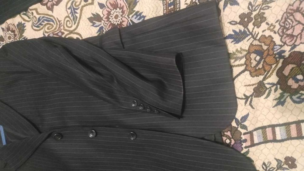 мужской костюм в хорошем состоянии, недорого!