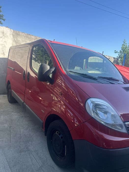 Opel Vivaro ( Renault Trafic)