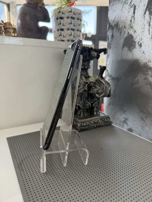 Vand iphone 11 pro max de 64 gb