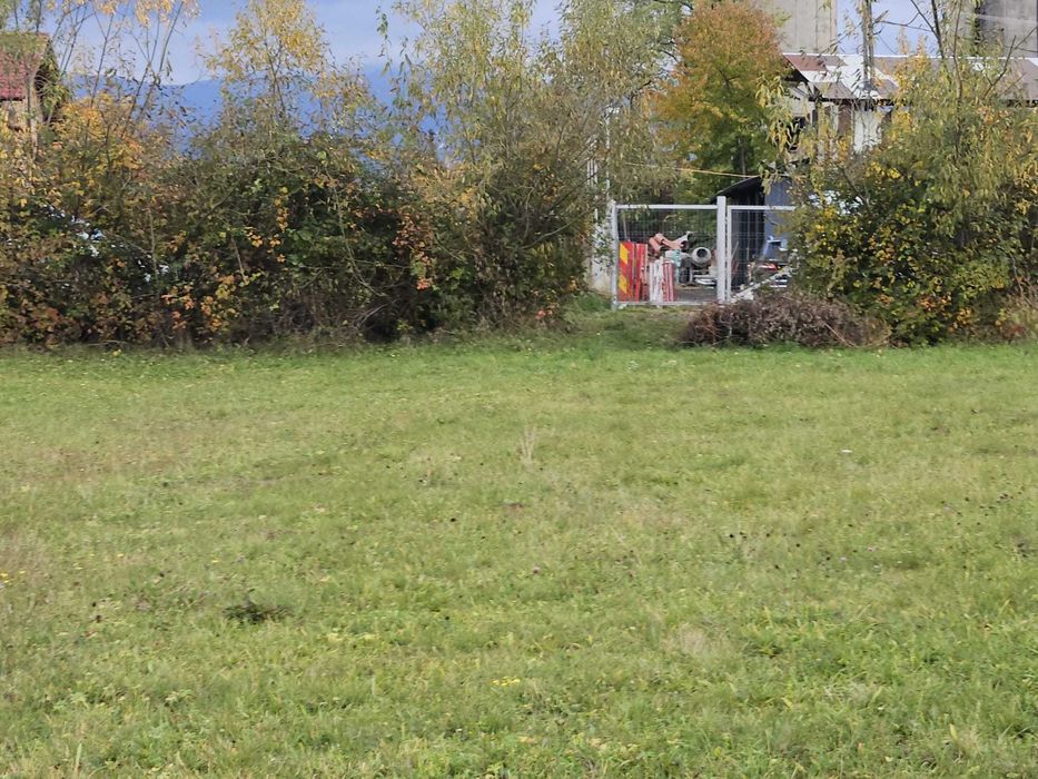 Teren de vanzare  intravilan 2629 [ mp ] Front la drum 30 ml