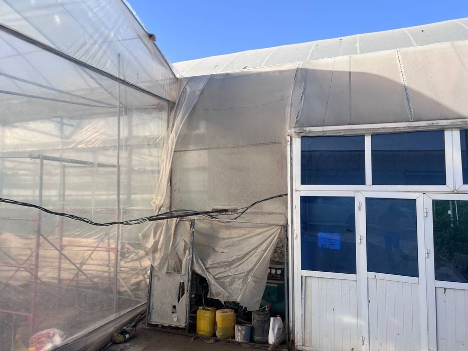 Buxoro shaxridan tayyor ishlab turgan issiqxona binosi  sotiladi