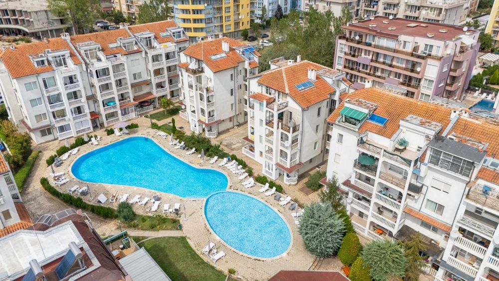 Тристаен апартамент с ниска такса в Слънчев Бряг