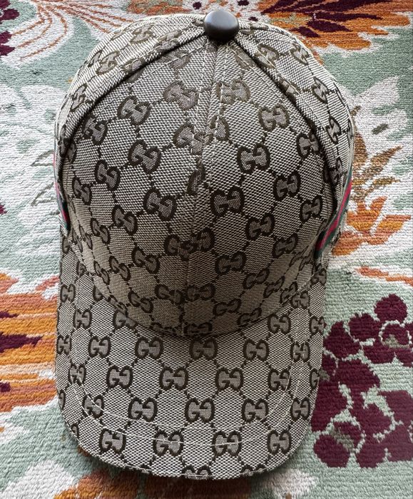 sapca gucci.