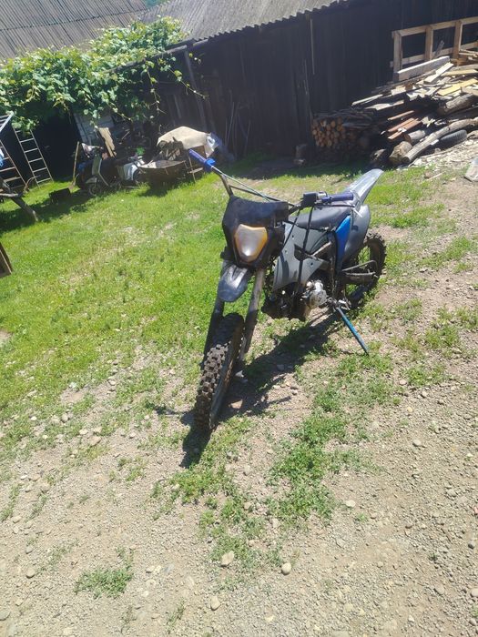 Vând cross urgent!