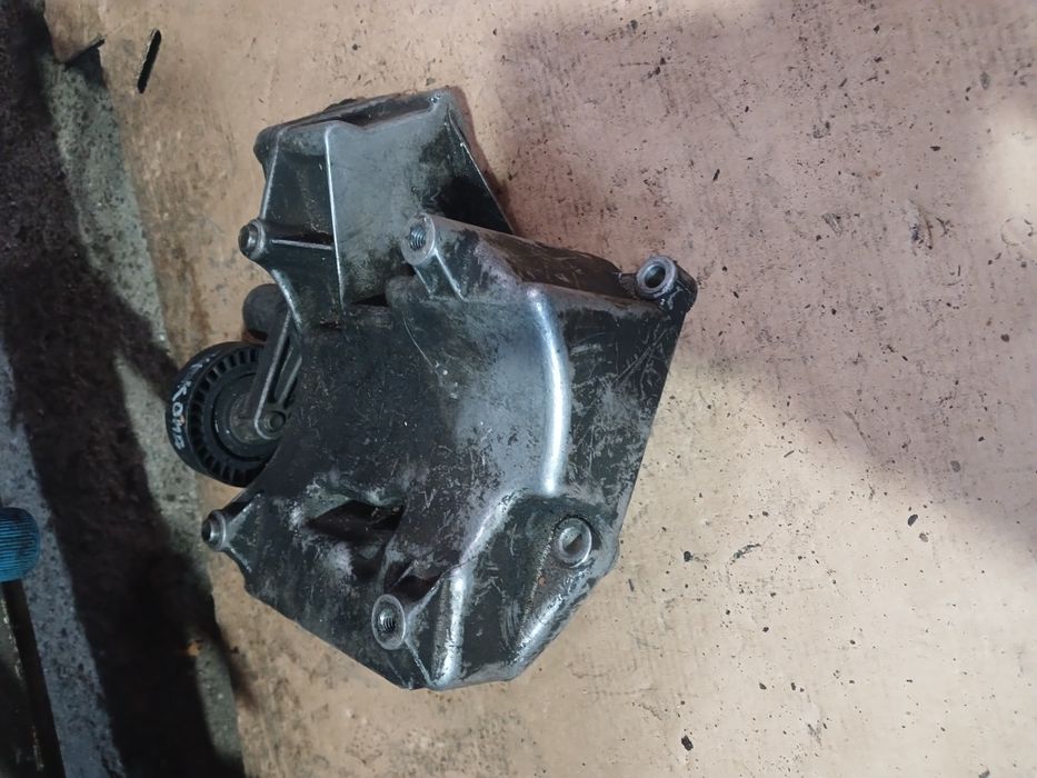 Кронштейн БМВ Е34