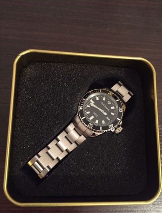 Часы Yves Camani