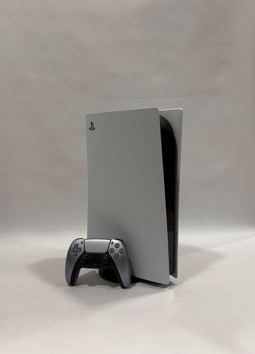 Playstation 5 / PS5, 1xDualSense джойстик, 825GB, Digital edition
