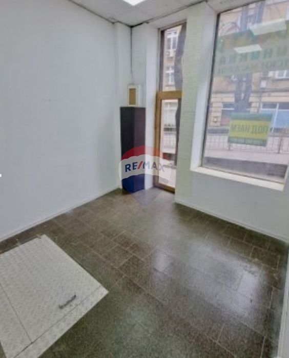 Продава се Магазин в Варна, Център - 26 кв.м за 1668 €/кв.м - Снимка #3