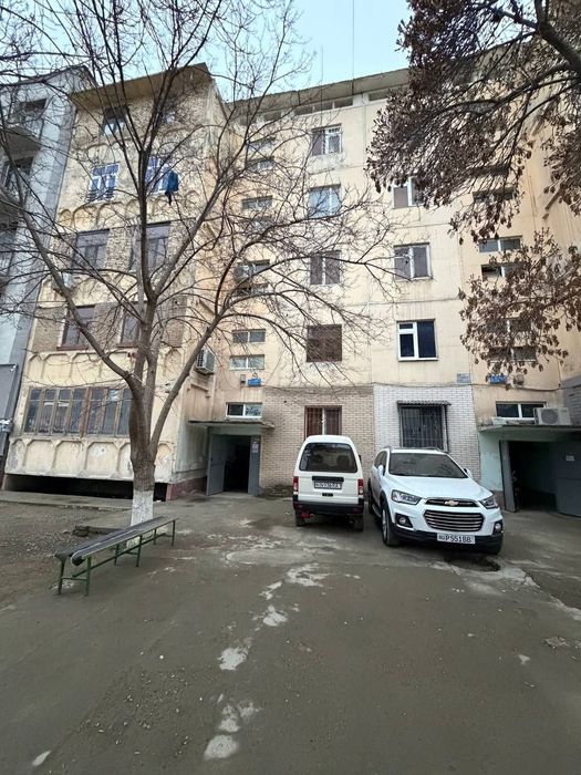 6-микрайон мадина маркетни оркасида жойлашган,янги узбекистон боги ёни