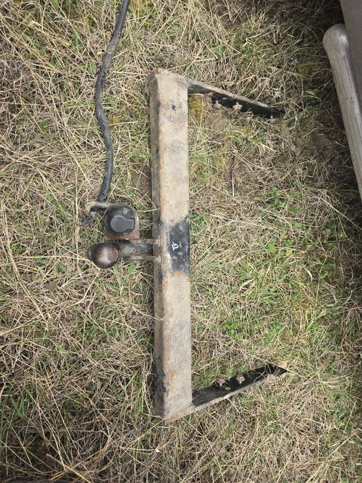 Cârlig plus instalație plus șuruburi Volkswagen T5 original