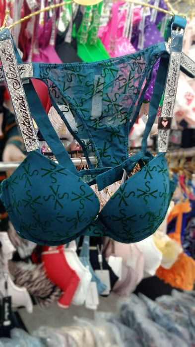 Komplekt ichki kiyimlar