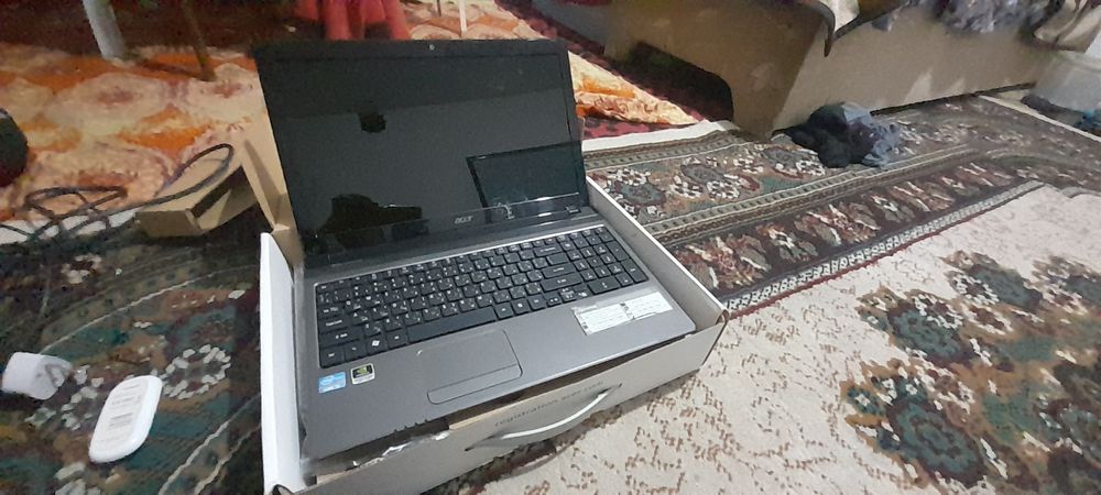 Acer noutbuk sotiladi