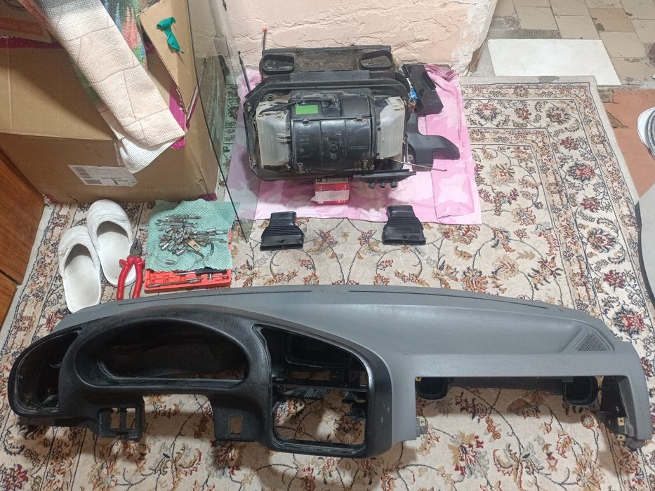 бампер оригинал бмв е36  сидения