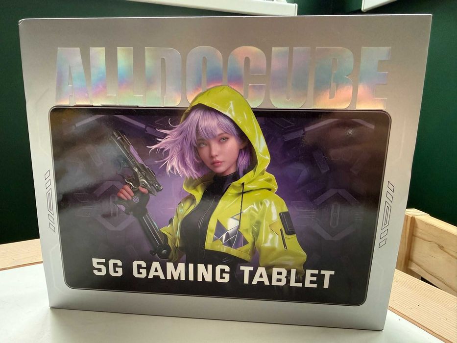 Aldocube iPlay 80 mini Ultra Gaming Tablet | 8.8'' 2560x1600p 144Hz | 12Gb RAM 256Gb Storage | 5G + Wi-Fi 6E