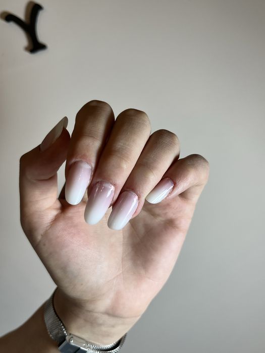 Unghii cu gel/semipermanente