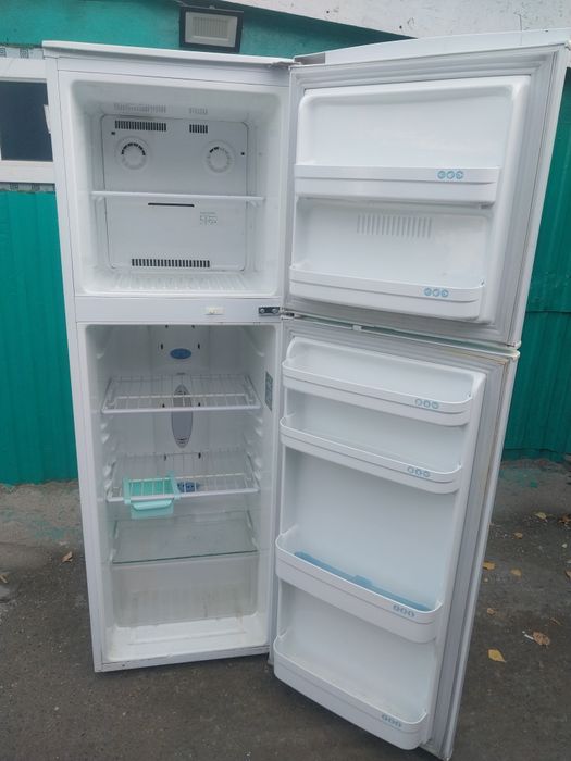 Холодильник LG 162см