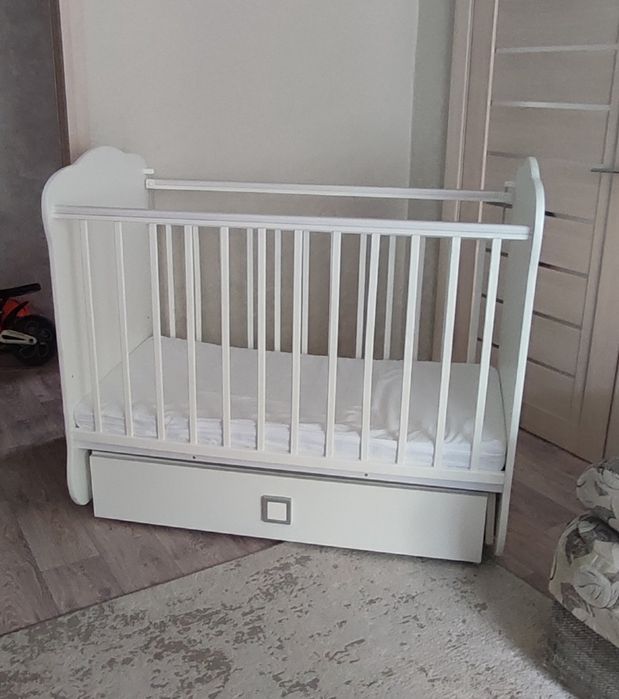 Продам детскую манеж-кровать