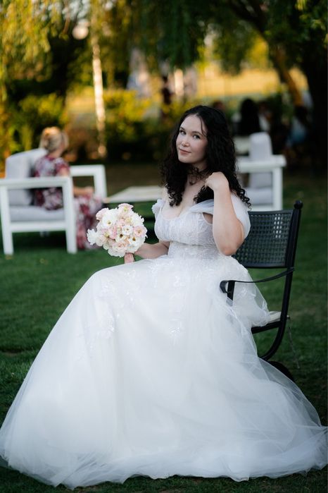 Rochie de mireasă mărimea 42 – cu corset și trenă detașabila