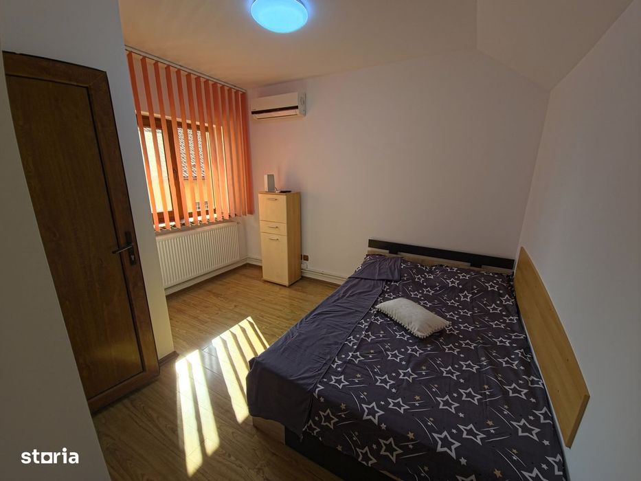 Cumpana casa 3 camere cu garaj si curte termen lung