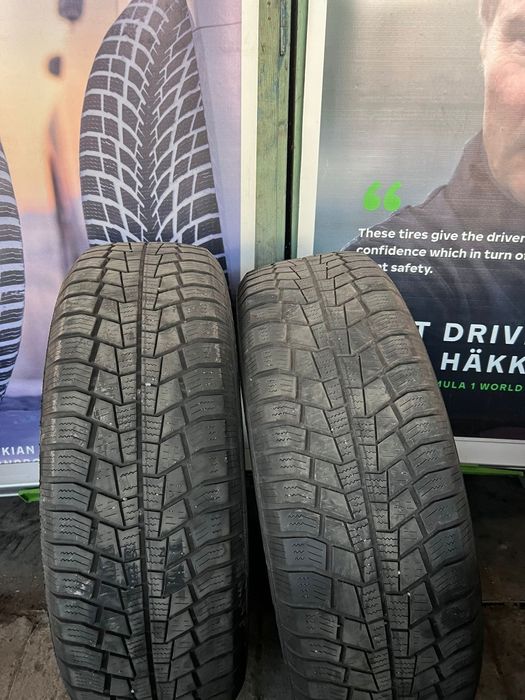 Зимни гуми 2 броя 215/65/17