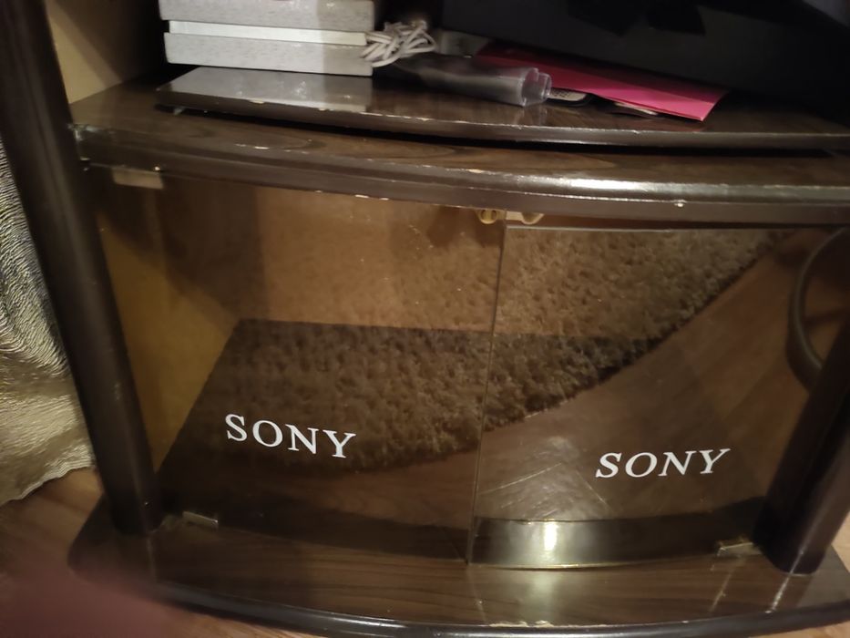 Журнальный столик полированный.